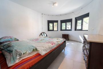 https://cdn.resales-online.com/public/760yuzkts4/properties/7a2ee30c043111eeb6600217bc231ef4/w1200/28-ef19a2c59920e2e087cd278a51b6dbf8.jpg?v=1702455573