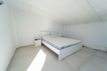 https://cdn.resales-online.com/public/760yuzkts4/properties/7a2ee30c043111eeb6600217bc231ef4/w1200/31-5e8b9eb86a2d455eeaf43a7bbf3ccd12.jpg?v=1702455573