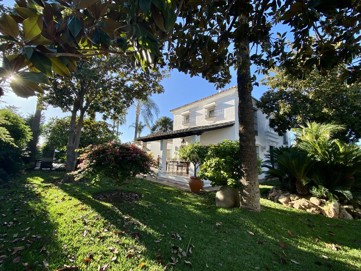 https://cdn.resales-online.com/public/3rstsls7i9/properties/92dc9f844e4011eea6080217bc231ef4/w1200/1-7980e48d732b6fc85c14b43b94d2aa54.jpg?v=1699450873