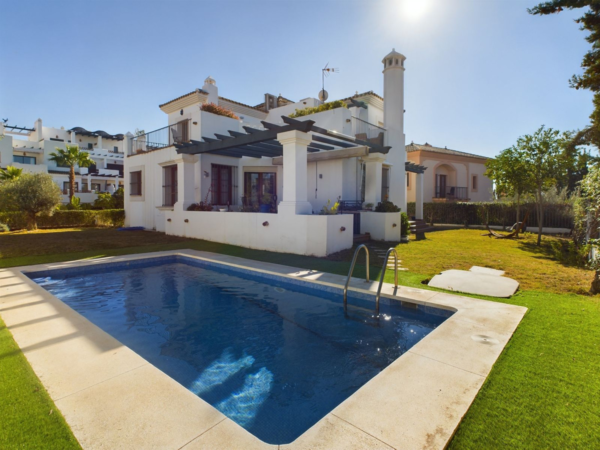 https://cdn.resales-online.com/public/jke8v5rm25/properties/4ba1a3cf879c11eeb0180217bc231ef4/w1200/1-7980e48d732b6fc85c14b43b94d2aa54.jpg?v=1700499209