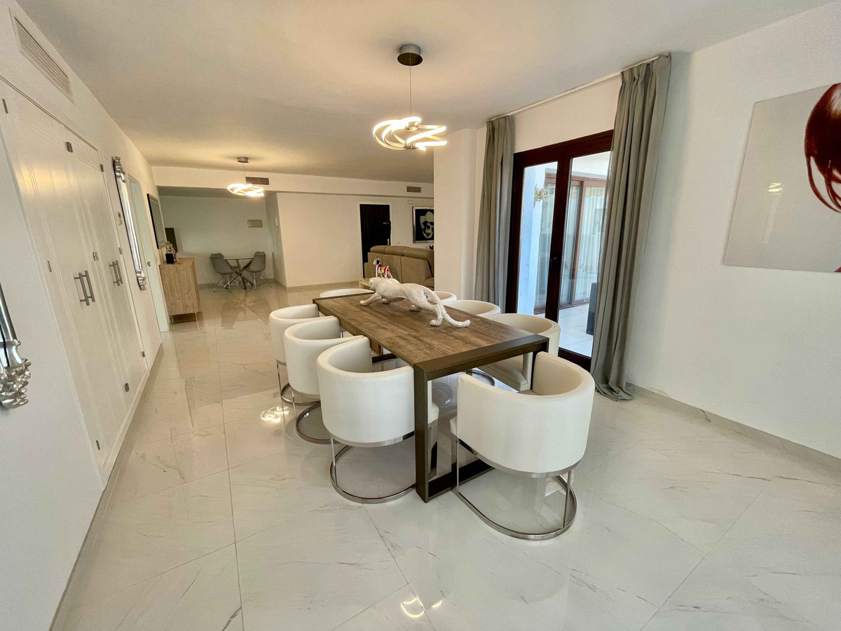 https://cdn.resales-online.com/public/frn6qdl71g/properties/10d346933c2c11ea9037842b2b766523/w1200/1-7980e48d732b6fc85c14b43b94d2aa54.jpg?v=1658814711