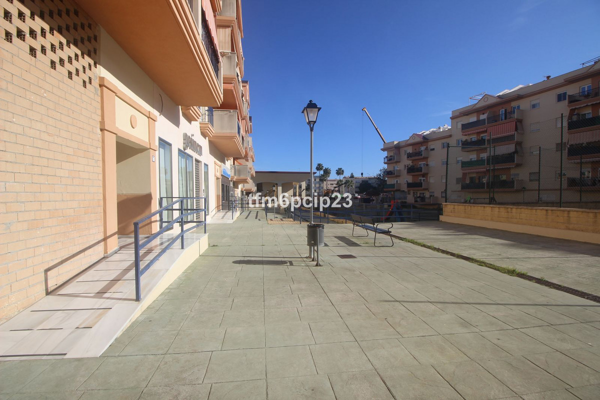 https://cdn.resales-online.com/public/tfm6pcip23/properties/e7f59276e13a11eebeb70217bc231ef4/w1200/1-7980e48d732b6fc85c14b43b94d2aa54.jpg?v=1710501850