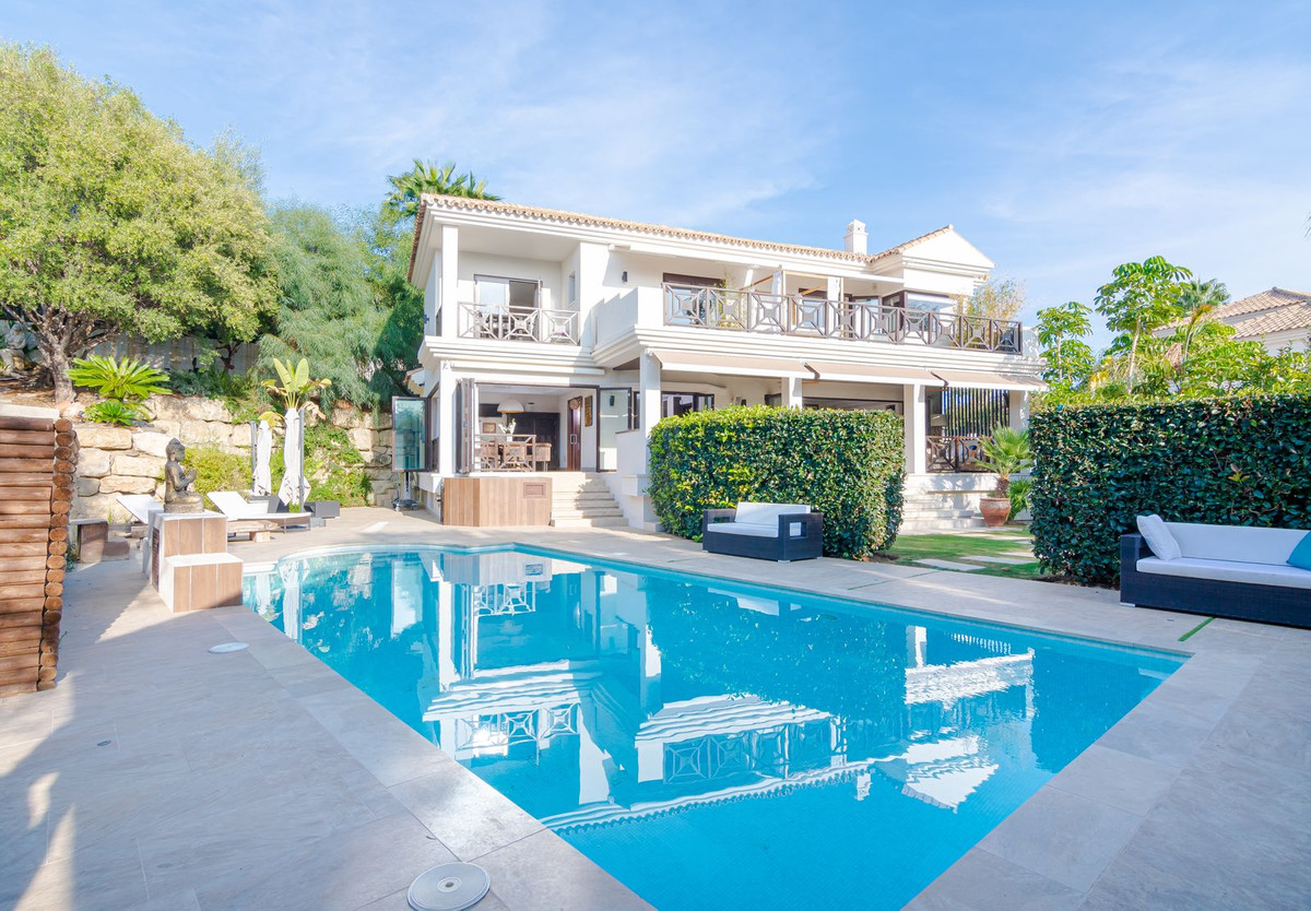 https://cdn.resales-online.com/public/6pcoehzhpl/properties/50648e6dc59711ee8efd0217bc231ef4/w1200/1-7980e48d732b6fc85c14b43b94d2aa54.jpg?v=1711373523