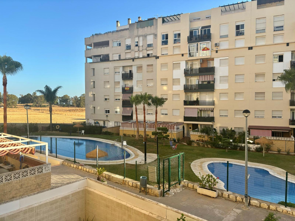 https://cdn.resales-online.com/public/3bbmoql3c8/properties/684a63e3508911ef857e0217bc231ef4/w1200/1-7980e48d732b6fc85c14b43b94d2aa54.jpg?v=1722577256