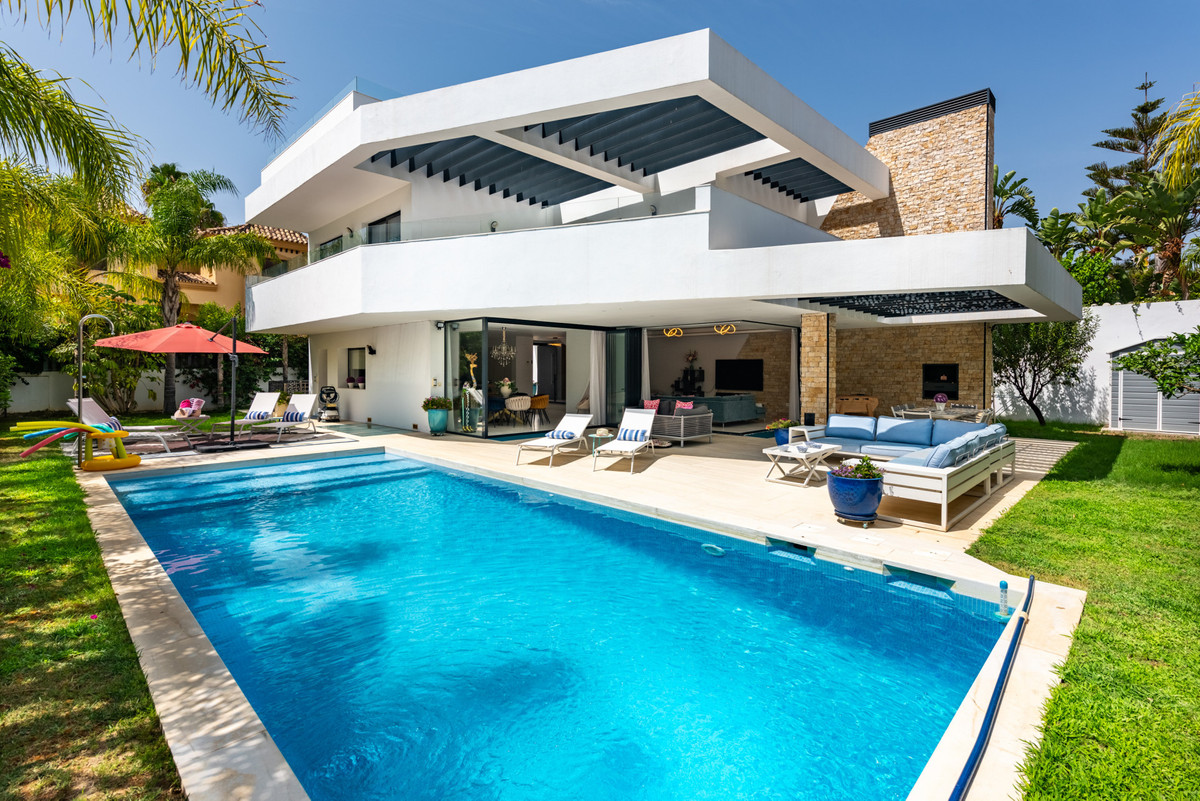 https://cdn.resales-online.com/public/s9sdgdg916/properties/c26ca71e674e11ef90df0217bc231ef4/w1200/1-7980e48d732b6fc85c14b43b94d2aa54.jpg?v=1725080943