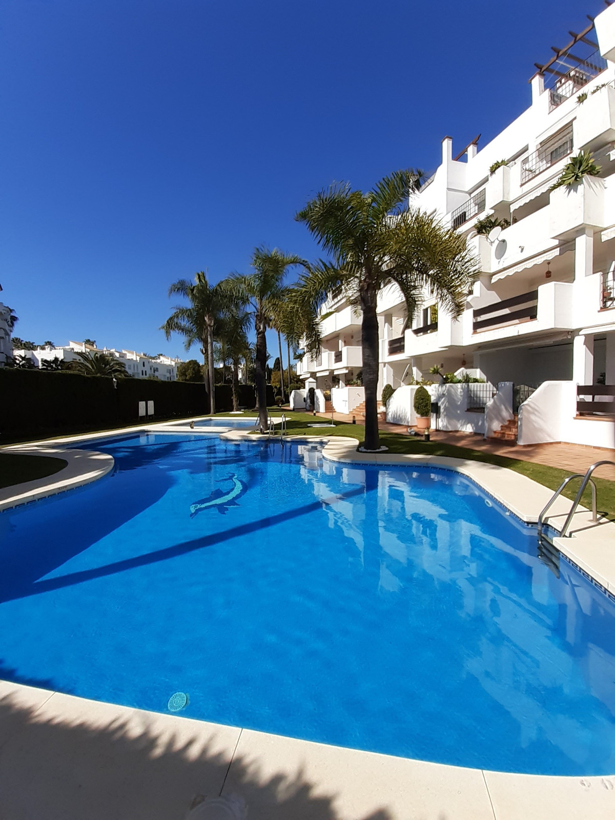 https://cdn.resales-online.com/public/b73t68n0nn/properties/f32d5d9670ff11ef9d2d0217bc231ef4/w1200/1-7980e48d732b6fc85c14b43b94d2aa54.jpg?v=1726146607