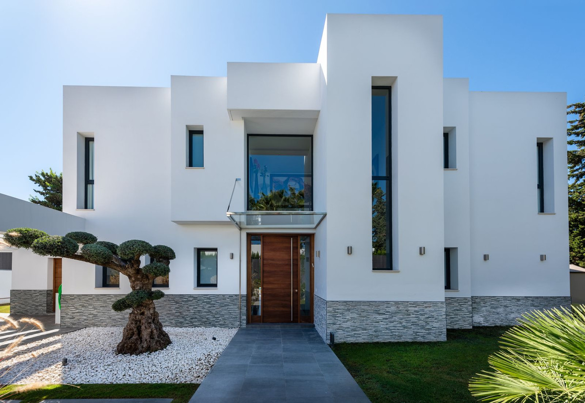 https://cdn.resales-online.com/public/p8fbncrgos/properties/685b27d96e9b11ef9d2d0217bc231ef4/w1200/1-7980e48d732b6fc85c14b43b94d2aa54.jpg?v=1726221196