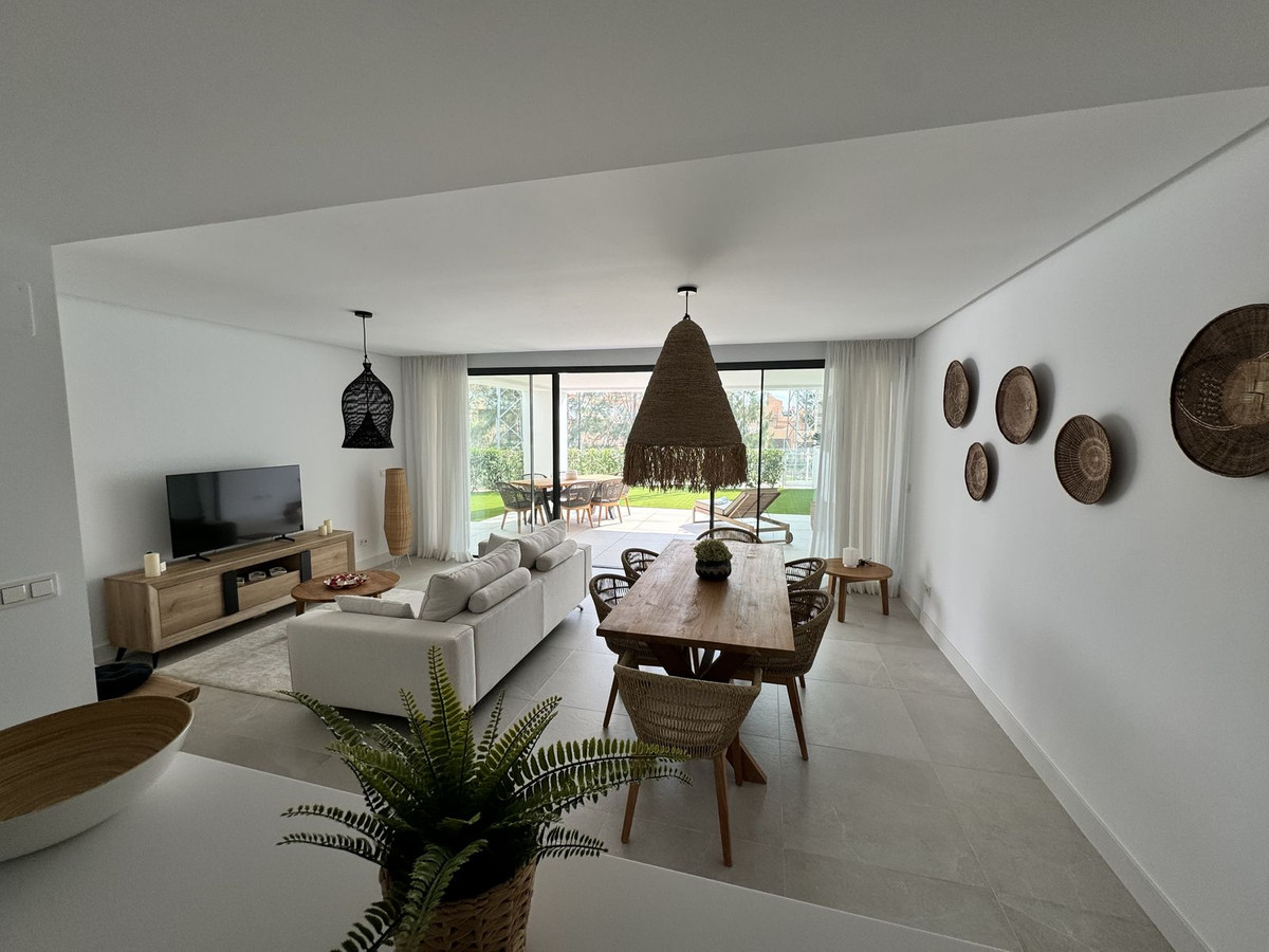 https://cdn.resales-online.com/public/ve2d58o8ea/properties/47f33f197be911ef9d2d0217bc231ef4/w1200/1-7980e48d732b6fc85c14b43b94d2aa54.jpg?v=1727450035