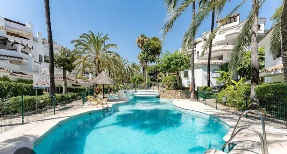 https://cdn.resales-online.com/public/6pcoehzhpl/properties/d6aba3e37bf411ef9d2d0217bc231ef4/w1200/1-7980e48d732b6fc85c14b43b94d2aa54.jpg?v=1727984796