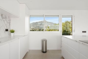 https://cdn.resales-online.com/public/wzh084gdt9/properties/e3c998f38bc011ef84cf0217bc231ef4/w1200/11-20939a0134ad724a8cb2a801094d15a4.jpg?v=1729672432
