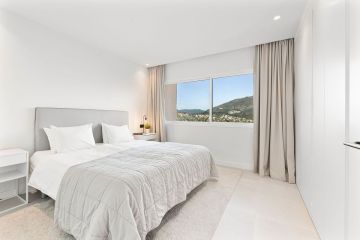https://cdn.resales-online.com/public/wzh084gdt9/properties/e3c998f38bc011ef84cf0217bc231ef4/w1200/21-2c707e7c511429b4f8ec4ee5f221ddb6.jpg?v=1729672432