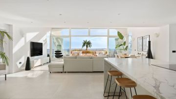 https://cdn.resales-online.com/public/wzh084gdt9/properties/e3c998f38bc011ef84cf0217bc231ef4/w1200/8-e64a9055bba3e77ac8aca3b893cdf826.jpg?v=1729672432