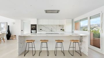 https://cdn.resales-online.com/public/wzh084gdt9/properties/e3c998f38bc011ef84cf0217bc231ef4/w1200/9-467d0cee5b725f3ef65f102a0c2e69c0.jpg?v=1729672432