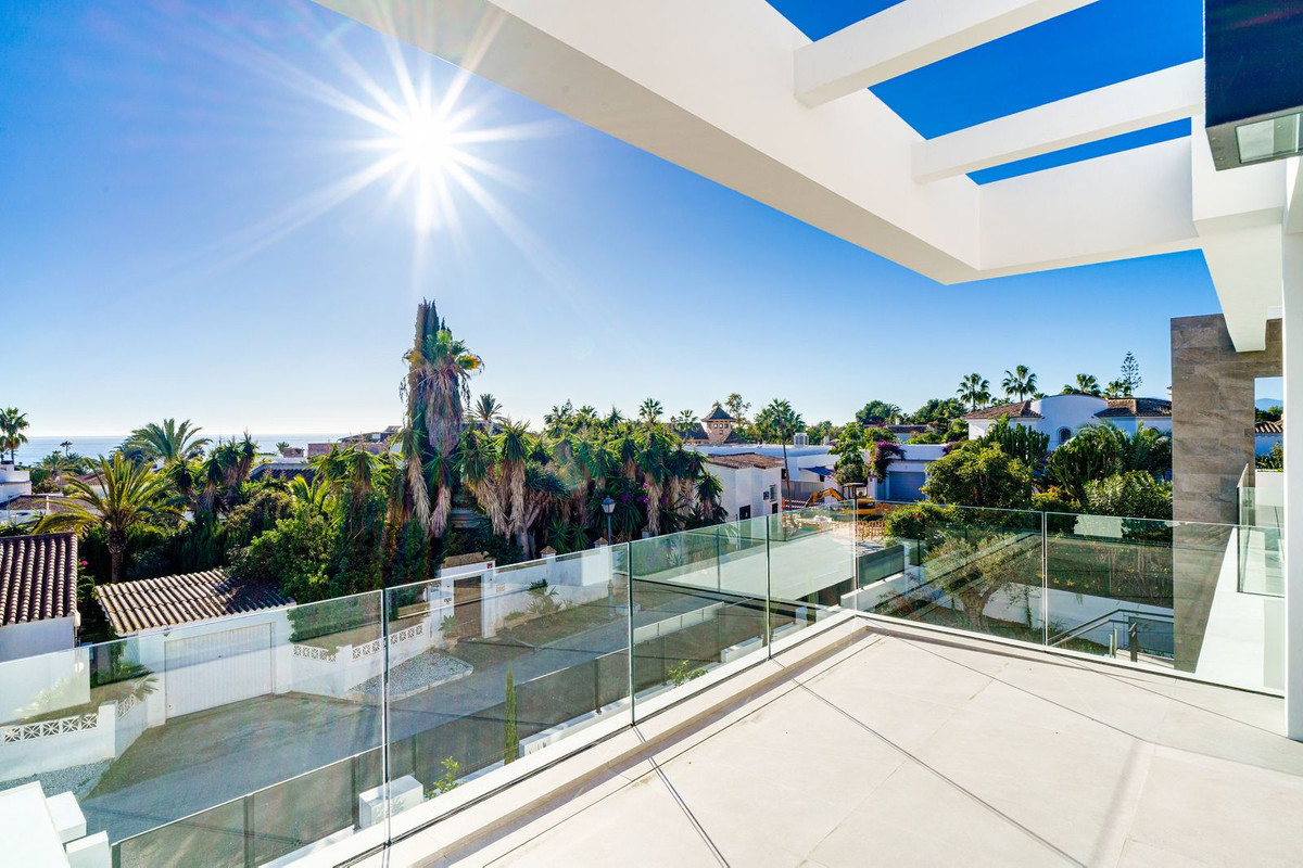 https://cdn.resales-online.com/public/78lk61l73t/properties/d68e5b96c0fd11eab65f06907717b01e/w1200/1-7980e48d732b6fc85c14b43b94d2aa54.jpg?v=1729836087