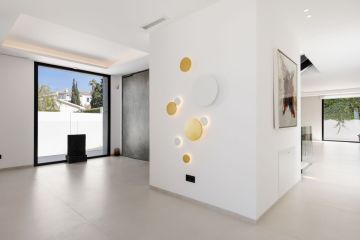 https://cdn.resales-online.com/public/asb71hmq0g/properties/505bc98ba81d11ef84cf0217bc231ef4/w1200/28-ef19a2c59920e2e087cd278a51b6dbf8.jpg?v=1732206755
