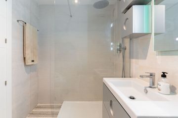 https://cdn.resales-online.com/public/4qs7qt41py/properties/0897f2d3a8eb11ef84cf0217bc231ef4/w1200/31-5e8b9eb86a2d455eeaf43a7bbf3ccd12.jpg?v=1738166338