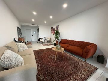 https://cdn.resales-online.com/public/4qs7qt41py/properties/0897f2d3a8eb11ef84cf0217bc231ef4/w1200/8-e64a9055bba3e77ac8aca3b893cdf826.jpg?v=1732295758