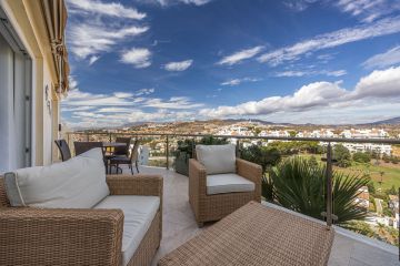 https://cdn.resales-online.com/public/109kmoi1a6/properties/b986a972a8c711ef84cf0217bc231ef4/w1200/1-7980e48d732b6fc85c14b43b94d2aa54.jpg?v=1732280380