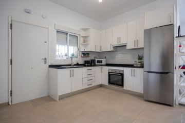 https://cdn.resales-online.com/public/109kmoi1a6/properties/b986a972a8c711ef84cf0217bc231ef4/w1200/18-cc72f169493c096e712837ff5d8b6e41.jpg?v=1732280380