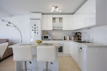 https://cdn.resales-online.com/public/109kmoi1a6/properties/b986a972a8c711ef84cf0217bc231ef4/w1200/3-e898b2bb2a2fdfd06d2c39894dce8316.jpg?v=1732280380