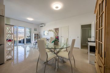 https://cdn.resales-online.com/public/109kmoi1a6/properties/b986a972a8c711ef84cf0217bc231ef4/w1200/35-53608d01401493ba18e3704836160563.jpg?v=1732280380