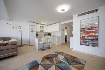 https://cdn.resales-online.com/public/109kmoi1a6/properties/b986a972a8c711ef84cf0217bc231ef4/w1200/37-1d70d218e897435ff17cdff8e99bb5bf.jpg?v=1732280380
