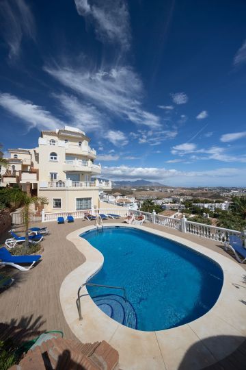 https://cdn.resales-online.com/public/109kmoi1a6/properties/b986a972a8c711ef84cf0217bc231ef4/w1200/56-2d0a216f8e134b5871b2b0b286c835ab.jpg?v=1732280380