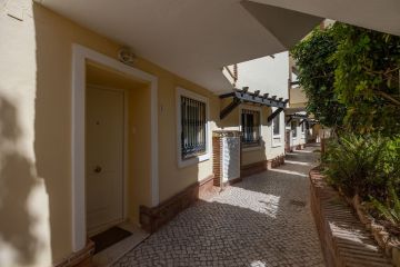 https://cdn.resales-online.com/public/109kmoi1a6/properties/b986a972a8c711ef84cf0217bc231ef4/w1200/58-f216ef5a4348ce69a3d78ee72f4b3bc2.jpg?v=1732280380