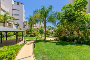 https://cdn.resales-online.com/public/2clagkpr0e/properties/0f7e3380ab4311ef84cf0217bc231ef4/w1200/32-e7f90ea5feef5e01d64d74d6b6d8a834.jpg?v=1732552885