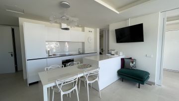https://cdn.resales-online.com/public/gj2trnzxds/properties/ff01c93ead6611ef84cf0217bc231ef4/w1200/12-53013098fcab6c38b1379cd33298e050.jpg?v=1732787935