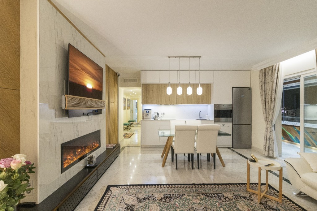 https://cdn.resales-online.com/public/126rkpuc5l/properties/1512ed2cae1c11ef84cf0217bc231ef4/w1200/1-7980e48d732b6fc85c14b43b94d2aa54.jpg?v=1732952185