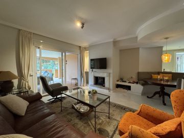 https://cdn.resales-online.com/public/jhv5u66b5s/properties/befa3edbb16511ef84cf0217bc231ef4/w1200/22-bcf8e6250e0bab365f900a8ac31ac040.jpg?v=1733232887