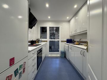 https://cdn.resales-online.com/public/jhv5u66b5s/properties/befa3edbb16511ef84cf0217bc231ef4/w1200/24-613bbc26f32d7013d348ef202dd30a43.jpg?v=1733232887