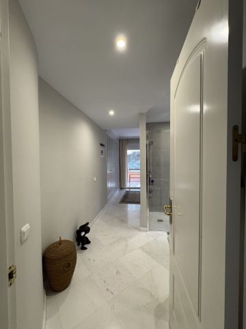 https://cdn.resales-online.com/public/jhv5u66b5s/properties/befa3edbb16511ef84cf0217bc231ef4/w1200/39-a493fe9149752455d4aa759b42ca0ea1.jpg?v=1733232887