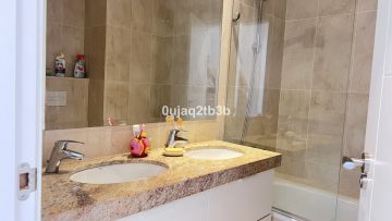 https://cdn.resales-online.com/public/0ujaq2tb3b/properties/38e4d417b15f11ef84cf0217bc231ef4/w1200/14-d70dc3102c00d7be0e872dfe1c1f86d7.jpg?v=1733224400