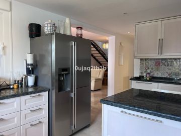 https://cdn.resales-online.com/public/0ujaq2tb3b/properties/38e4d417b15f11ef84cf0217bc231ef4/w1200/9-467d0cee5b725f3ef65f102a0c2e69c0.jpg?v=1733224400
