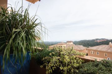 https://cdn.resales-online.com/public/sb5m6pabs6/properties/54f75b82b09d11ef84cf0217bc231ef4/w1200/1-7980e48d732b6fc85c14b43b94d2aa54.jpg?v=1733241711