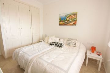 https://cdn.resales-online.com/public/sb5m6pabs6/properties/54f75b82b09d11ef84cf0217bc231ef4/w1200/9-467d0cee5b725f3ef65f102a0c2e69c0.jpg?v=1733241711