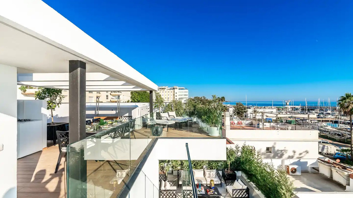 https://cdn.resales-online.com/public/jja1jz8h5h/properties/b5fa807fb1fd11ef84cf0217bc231ef4/w1200/1-7980e48d732b6fc85c14b43b94d2aa54.jpg?v=1733292470