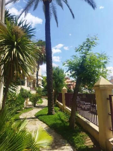 https://cdn.resales-online.com/public/7rg1k5rn6p/properties/97fe9cd59aea11ef84cf0217bc231ef4/w1200/3-e898b2bb2a2fdfd06d2c39894dce8316.jpg?v=1732348418