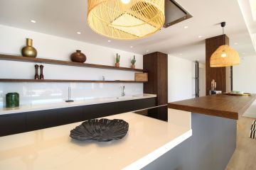 https://cdn.resales-online.com/public/nl6u2jq7nv/properties/6f7175abb7a711ef84cf0217bc231ef4/w1200/13-5fd73dea700db77384c091ca9818b1a9.jpg?v=1734022873