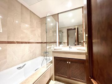https://cdn.resales-online.com/public/xuap7a9gis89fmi3/properties/9a4baf2fba2511ef84cf0217bc231ef4/w1200/11-20939a0134ad724a8cb2a801094d15a4.jpg?v=1734189660