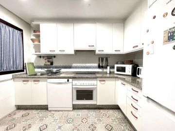 https://cdn.resales-online.com/public/xuap7a9gis89fmi3/properties/9a4baf2fba2511ef84cf0217bc231ef4/w1200/3-e898b2bb2a2fdfd06d2c39894dce8316.jpg?v=1734189660