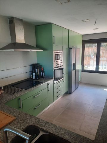 https://cdn.resales-online.com/public/asb71hmq0g/properties/915f2480ba1a11ef84cf0217bc231ef4/w1200/15-11d12f2f454f2f5e9b981fdd8b901d51.jpg?v=1734356442