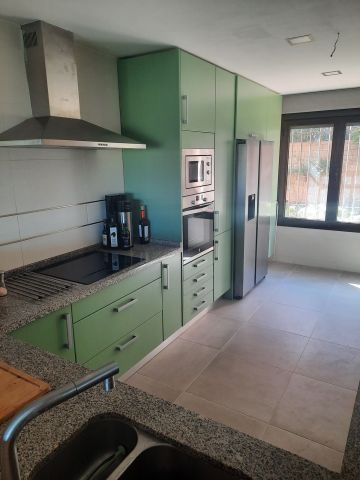https://cdn.resales-online.com/public/asb71hmq0g/properties/915f2480ba1a11ef84cf0217bc231ef4/w1200/16-ec67b526875bf0124b6ce4328a754439.jpg?v=1734356442