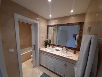 https://cdn.resales-online.com/public/asb71hmq0g/properties/915f2480ba1a11ef84cf0217bc231ef4/w1200/25-45e7a00e8ada30030040e20a35fbccfd.jpg?v=1734356442