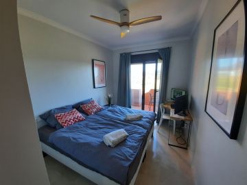 https://cdn.resales-online.com/public/asb71hmq0g/properties/915f2480ba1a11ef84cf0217bc231ef4/w1200/33-f37a7fab00fce6ff6b895520b67d6d6d.jpg?v=1734356442