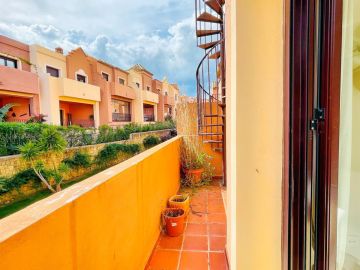 https://cdn.resales-online.com/public/asb71hmq0g/properties/915f2480ba1a11ef84cf0217bc231ef4/w1200/36-be7efbbd8b294061d3f27cb7c37865bb.jpg?v=1734356442