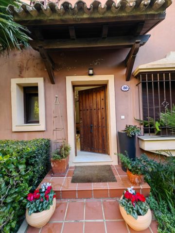 https://cdn.resales-online.com/public/asb71hmq0g/properties/915f2480ba1a11ef84cf0217bc231ef4/w1200/53-3072a33e2bffe507cb146ce711615059.jpg?v=1735043393