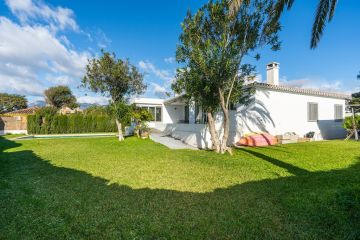 https://cdn.resales-online.com/public/epksdhfn82/properties/835a63b9b1fe11ef84cf0217bc231ef4/w1200/23-79897b85162c6a486c7a4d1eb46924dd.jpg?v=1734070415